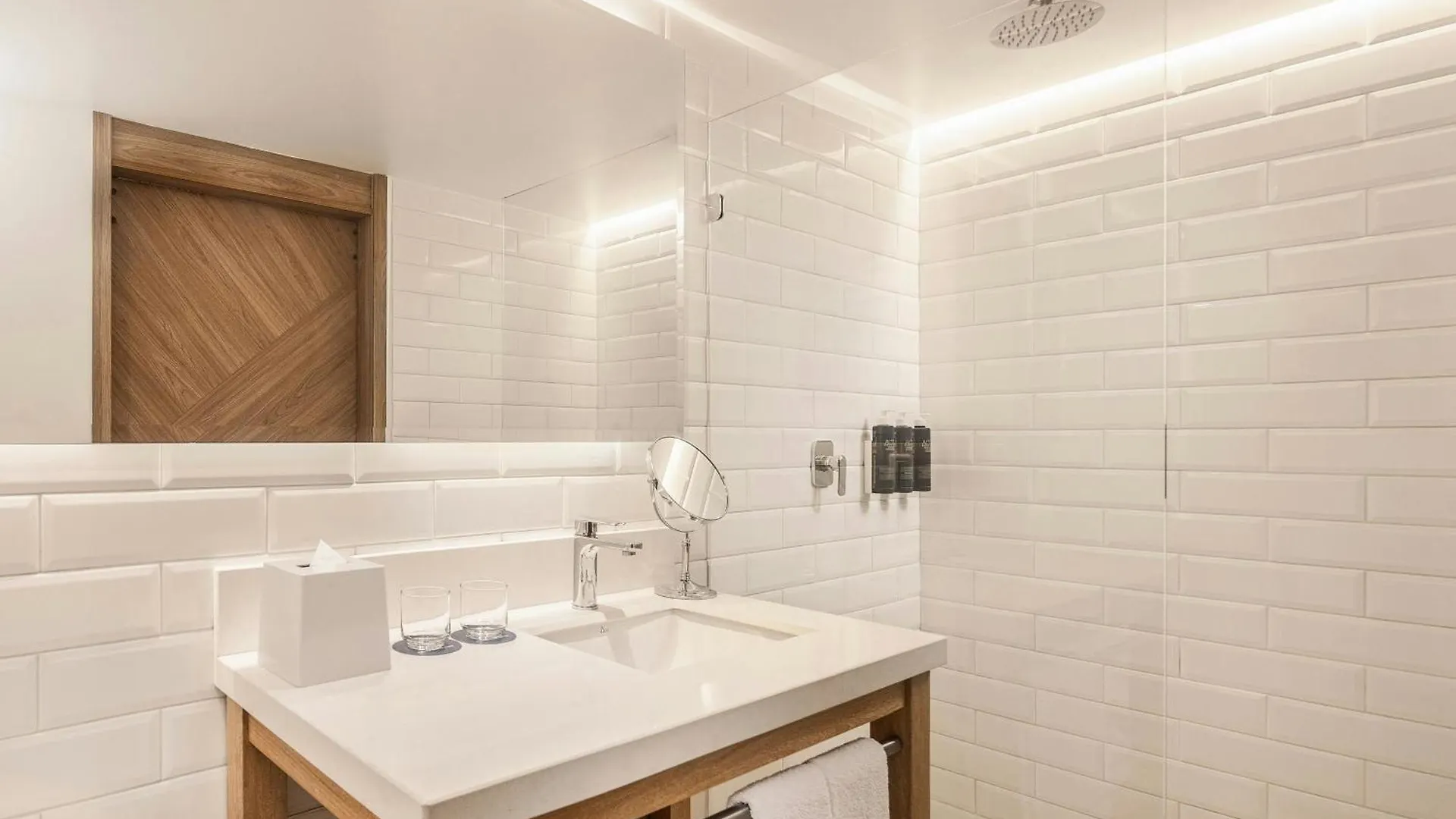 ホテル Four Points By Sheraton Tequendama, ボゴタ コロンビア